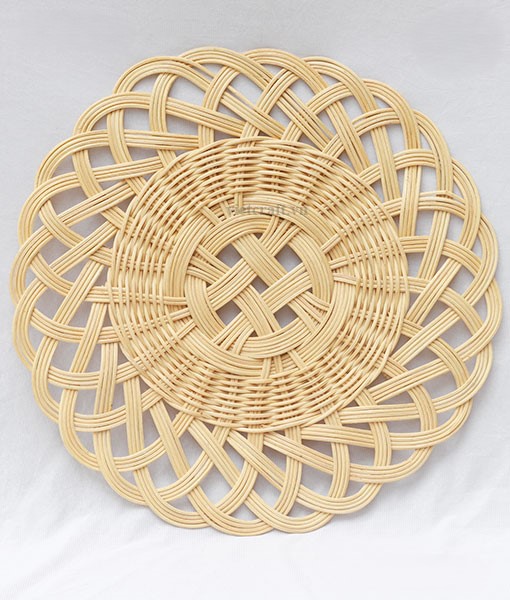 Round placemat made of natural rattan in Vietnam